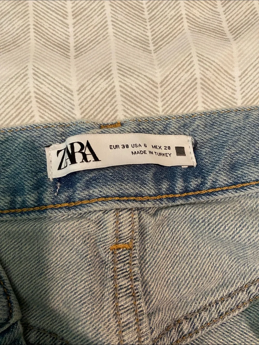 Zara Light Blue High-Waist Women’s Jeans - Picture 6 of 6